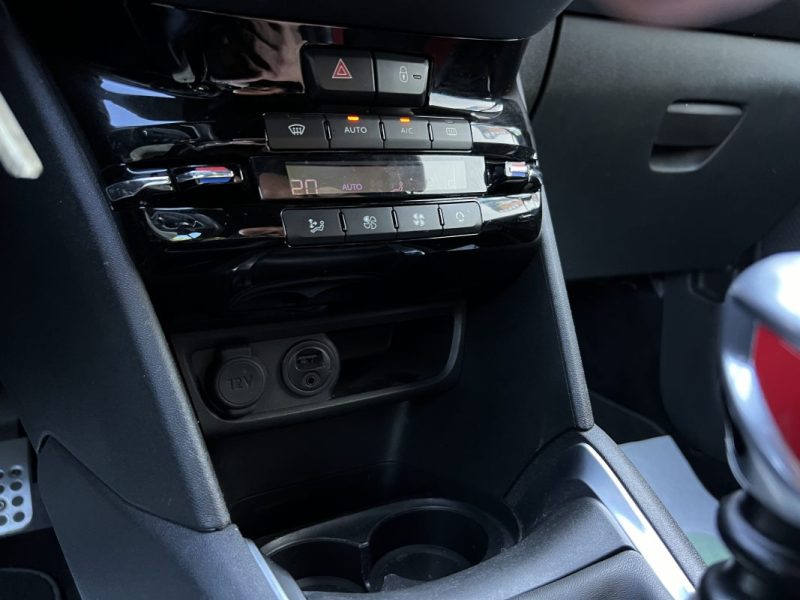 PEUGEOT 208 GTI PHASE 2 1.6 THP 208 APPLE CARPLAY & ANDROID CAMERA RECUL TOIT PANO - GARANTIE 1 AN