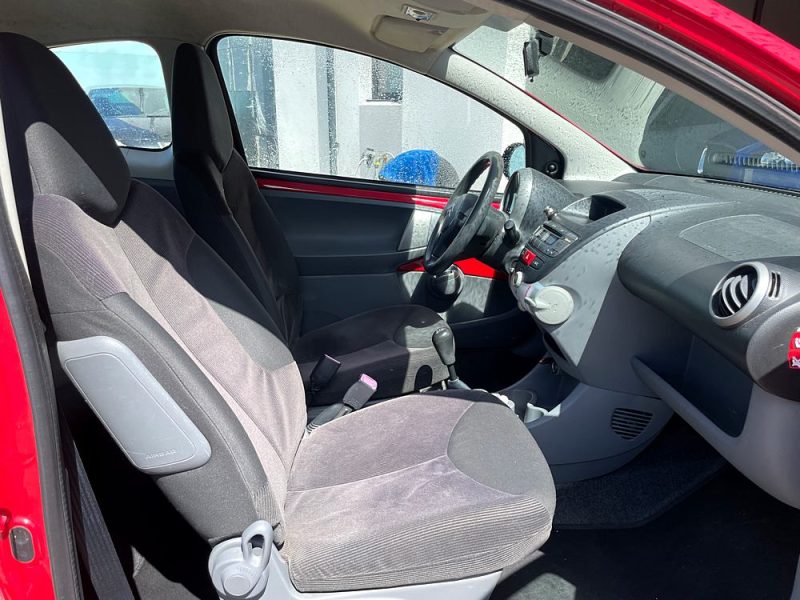 CITROEN C1 1.0 12v 68 ch. idéal jeune permis embrayage neuf