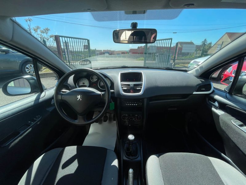 PEUGEOT 207 2008 1.4i - 8V 75CV 