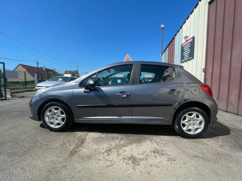 PEUGEOT 207 2008 1.4i - 8V 75CV 
