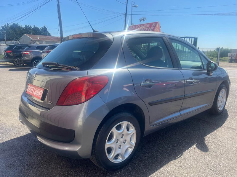 PEUGEOT 207 2008 1.4i - 8V 75CV 