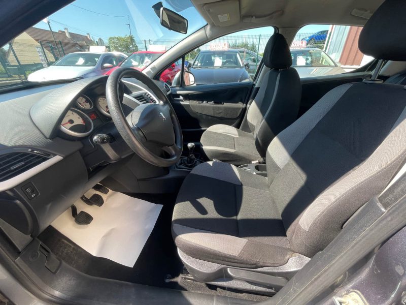 PEUGEOT 207 2008 1.4i - 8V 75CV 