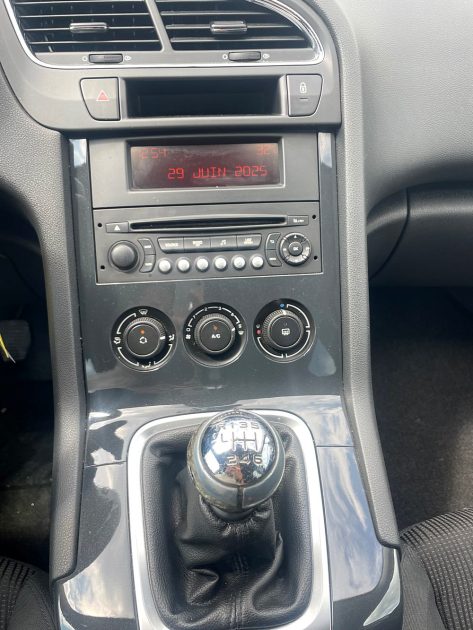 PEUGEOT 5008 1.6 HDI - 8V TURBO