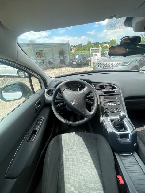 PEUGEOT 5008 1.6 HDI - 8V TURBO