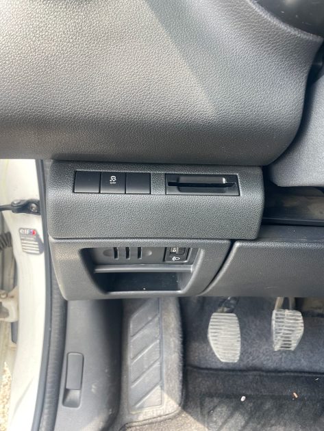 PEUGEOT 5008 1.6 HDI - 8V TURBO