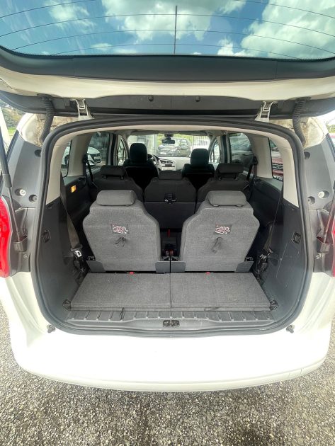 PEUGEOT 5008 1.6 HDI - 8V TURBO