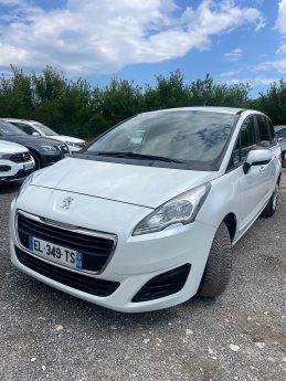 PEUGEOT 5008 1.6 HDI - 8V TURBO