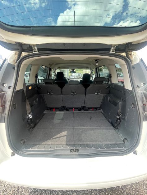 PEUGEOT 5008 1.6 HDI - 8V TURBO