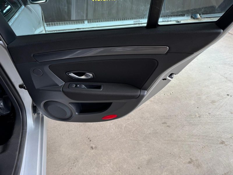 RENAULT LAGUNA 2.0 DCI 130 Carminat 