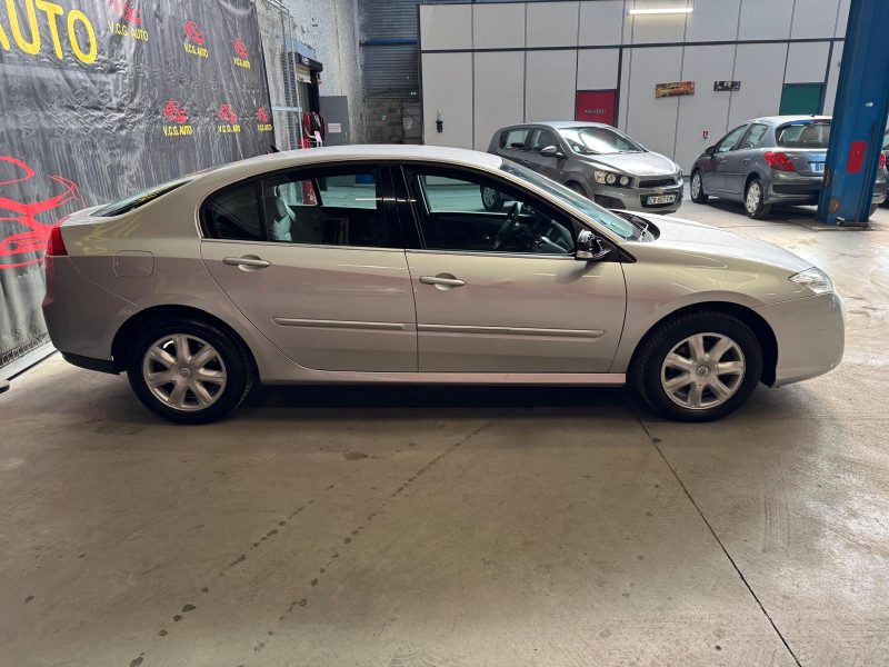RENAULT LAGUNA 2.0 DCI 130 Carminat 