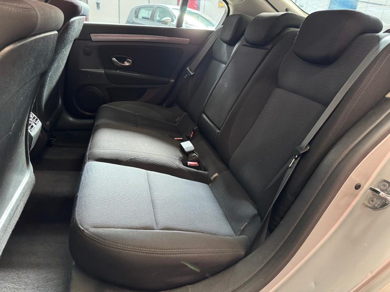 RENAULT LAGUNA 2.0 DCI 130 Carminat 