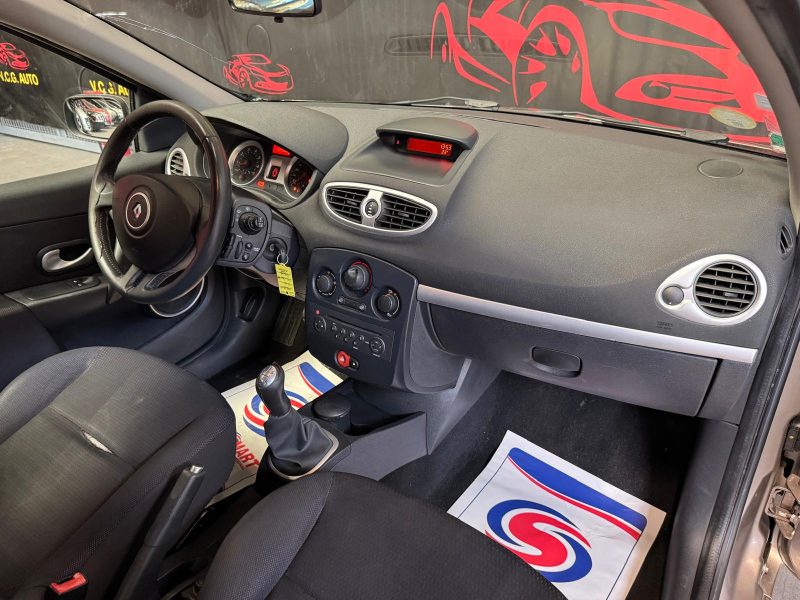 RENAULT CLIO ESTATE 1.2 Tce 100 Dynamique 