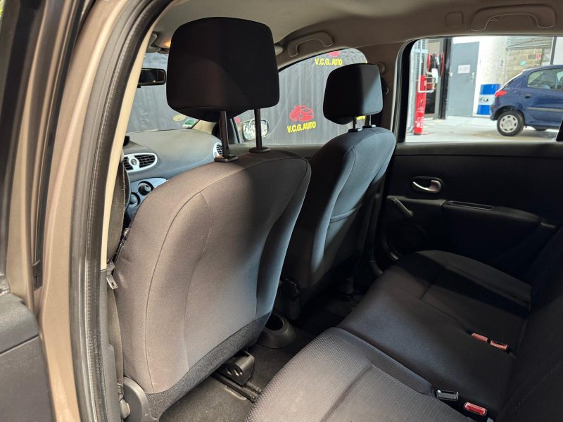 RENAULT CLIO ESTATE 1.2 Tce 100 Dynamique 