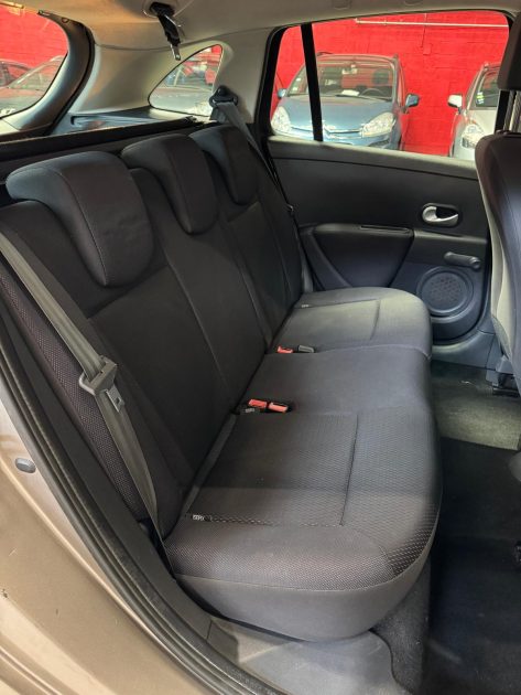 RENAULT CLIO ESTATE 1.2 Tce 100 Dynamique 