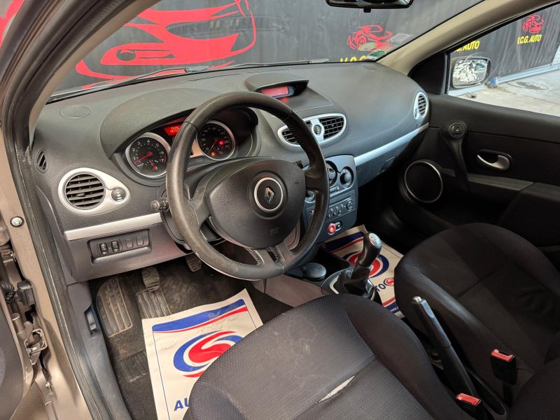 RENAULT CLIO ESTATE 1.2 Tce 100 Dynamique 