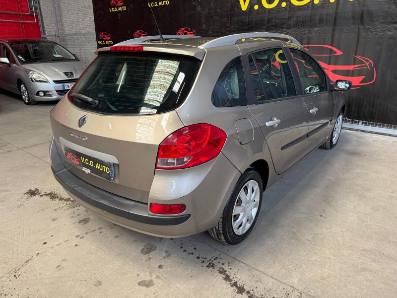 RENAULT CLIO ESTATE 1.2 Tce 100 Dynamique 