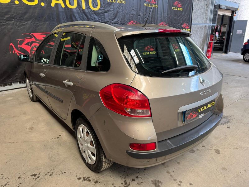 RENAULT CLIO ESTATE 1.2 Tce 100 Dynamique 