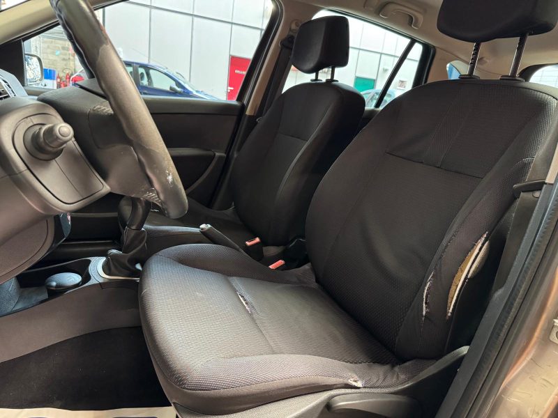 RENAULT CLIO ESTATE 1.2 Tce 100 Dynamique 