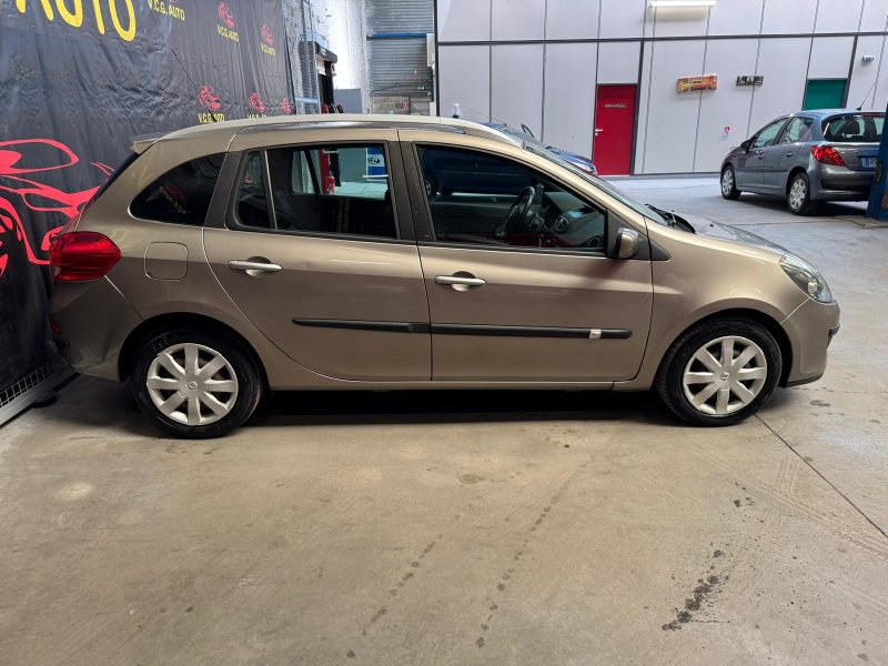 RENAULT CLIO ESTATE 1.2 Tce 100 Dynamique 