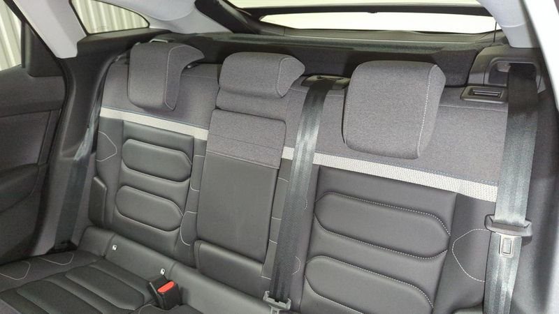 Citroën C4 Puretech 130 eat8 max + camera 360 + toit pano