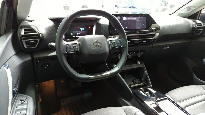 Citroën C4 Puretech 130 eat8 max + camera 360 + toit pano