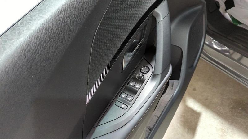 Peugeot 2008 nouveau Hybrid 145 e-dcs6 allure + pack navigation & access +  vision drive assist plus