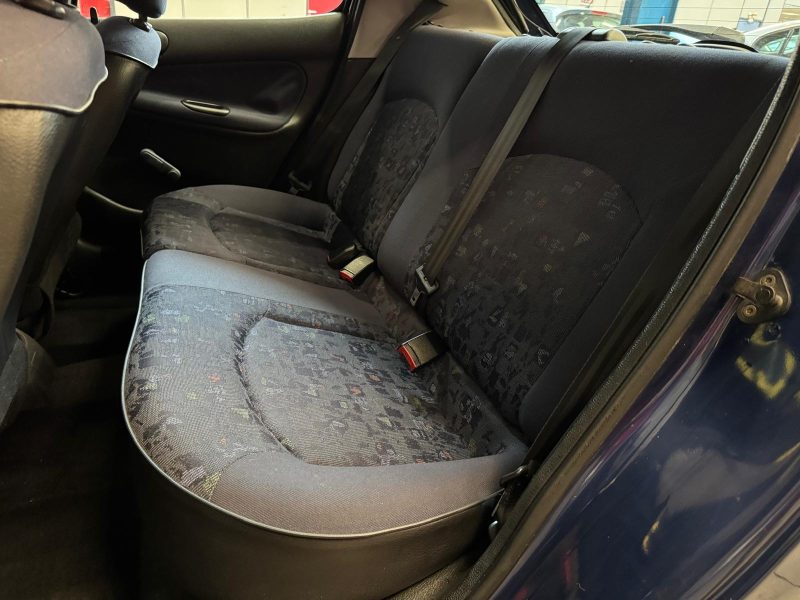 PEUGEOT 206 1.4i 75 XT 