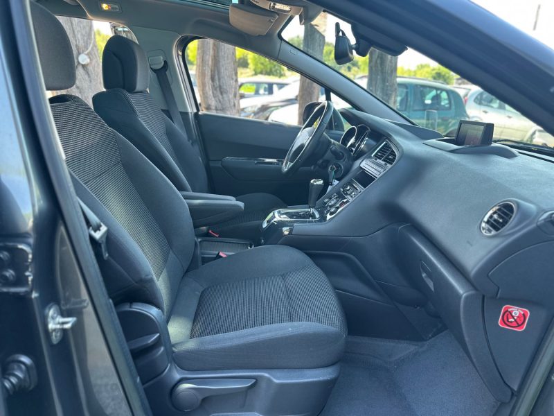 PEUGEOT 5008 2014