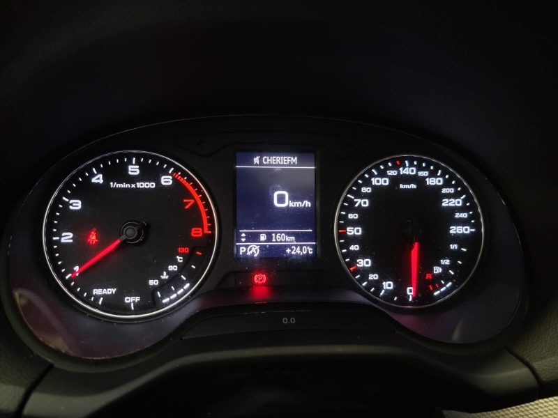 AUDI Q2 1.0 TSI 116cv BUSINESS LINE / SUIVI AUDI / TOIT OUVRANT / CARPLAY / SIEGES CHAUFFANTS