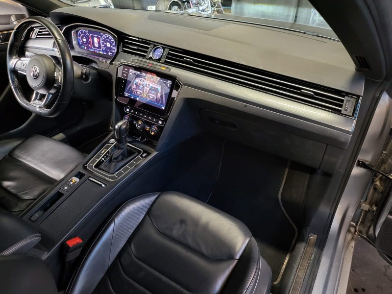 VOLKSWAGEN ARTEON 2.0 TDI 150CV / RLINE / SIEGES CHAUFFANTS / CAMERA / CARPLAY / KEYLESS / COFFRE EL