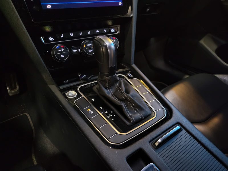 VOLKSWAGEN ARTEON 2.0 TDI 150CV / RLINE / SIEGES CHAUFFANTS / CAMERA / CARPLAY / KEYLESS / COFFRE EL