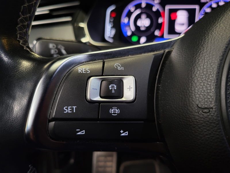 VOLKSWAGEN ARTEON 2.0 TDI 150CV / RLINE / SIEGES CHAUFFANTS / CAMERA / CARPLAY / KEYLESS / COFFRE EL