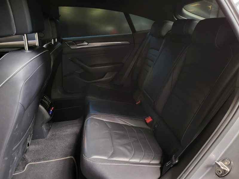 VOLKSWAGEN ARTEON 2.0 TDI 150CV / RLINE / SIEGES CHAUFFANTS / CAMERA / CARPLAY / KEYLESS / COFFRE EL