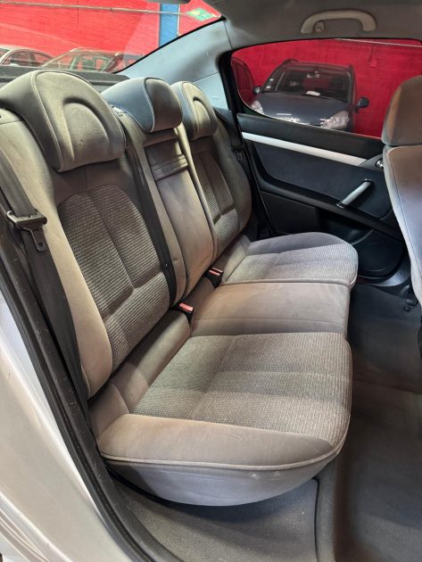 PEUGEOT 407 1.6 HDI 110 Confort 