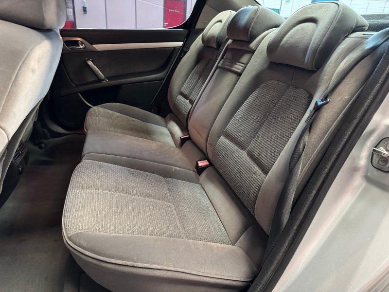 PEUGEOT 407 1.6 HDI 110 Confort 