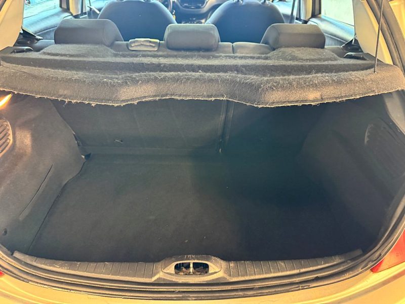 PEUGEOT 208 HDI 70 4990 €