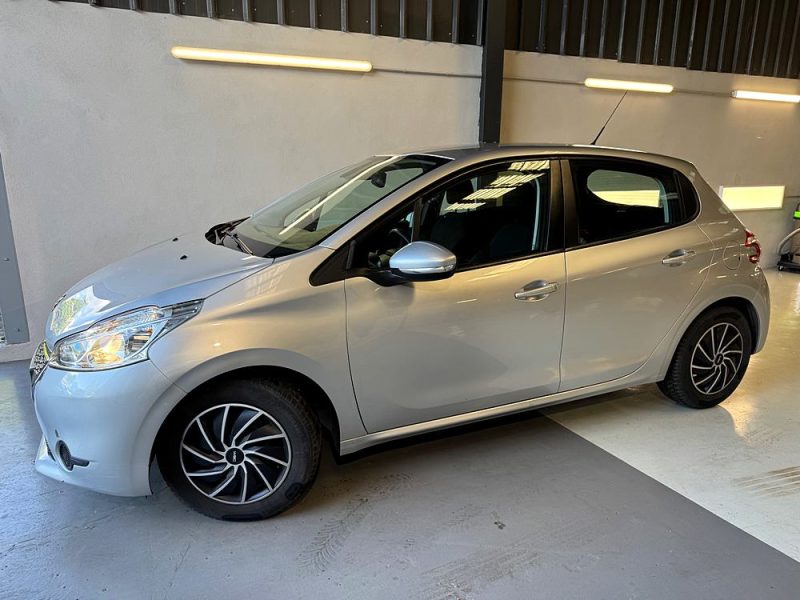 PEUGEOT 208 HDI 70 4990 €