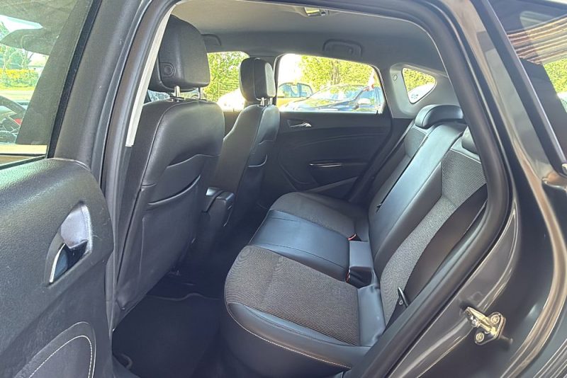 OPEL ASTRA J 1.7 CDTI 110 Essentia BVM6