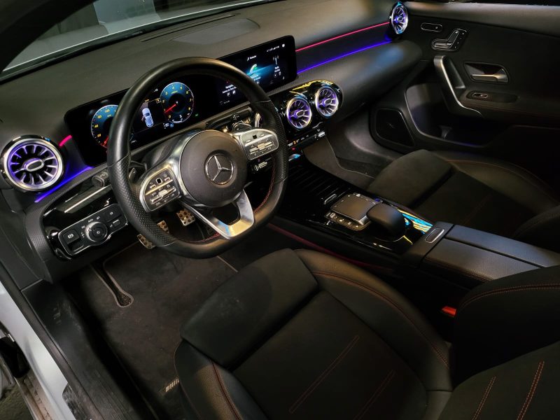 MERCEDES CLASSE A 200 163cv AMG LINE / SIEGES ELECTRIQUES / TOIT OUVRANT / CARPLAY / BURMESTER / MUL