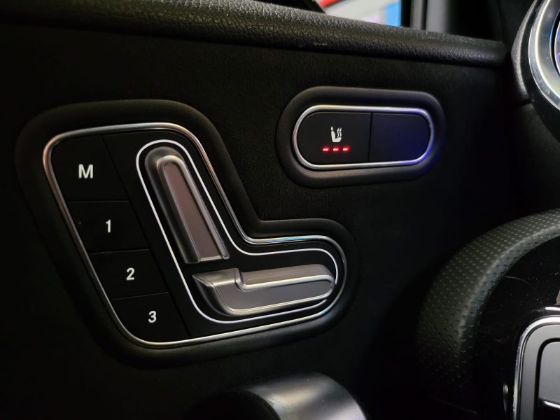 MERCEDES CLASSE A 200 163cv AMG LINE / SIEGES ELECTRIQUES / TOIT OUVRANT / CARPLAY / BURMESTER / MUL