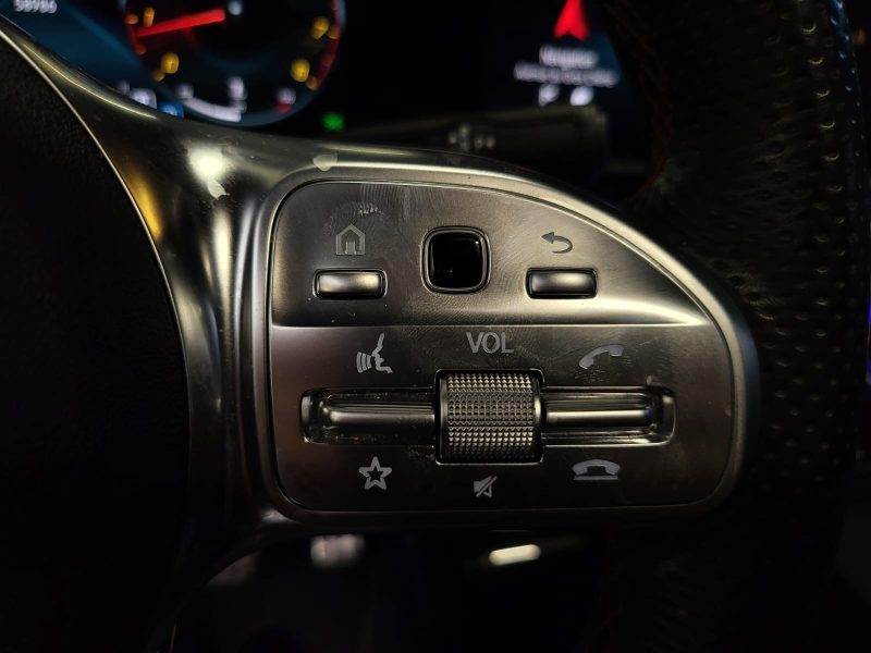 MERCEDES CLASSE A 200 163cv AMG LINE / SIEGES ELECTRIQUES / TOIT OUVRANT / CARPLAY / BURMESTER / MUL