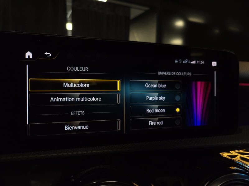 MERCEDES CLASSE A 200 163cv AMG LINE / SIEGES ELECTRIQUES / TOIT OUVRANT / CARPLAY / BURMESTER / MUL