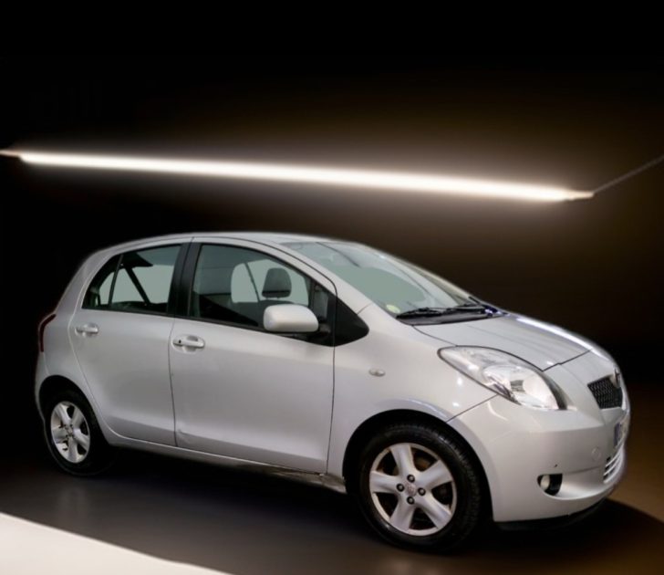 TOYOTA YARIS start & stop main libre 