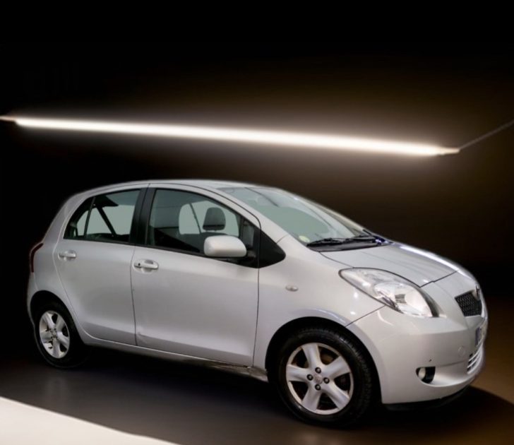 TOYOTA YARIS start & stop main libre 