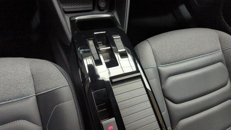 Citroën C4 Puretech 130 eat8 max