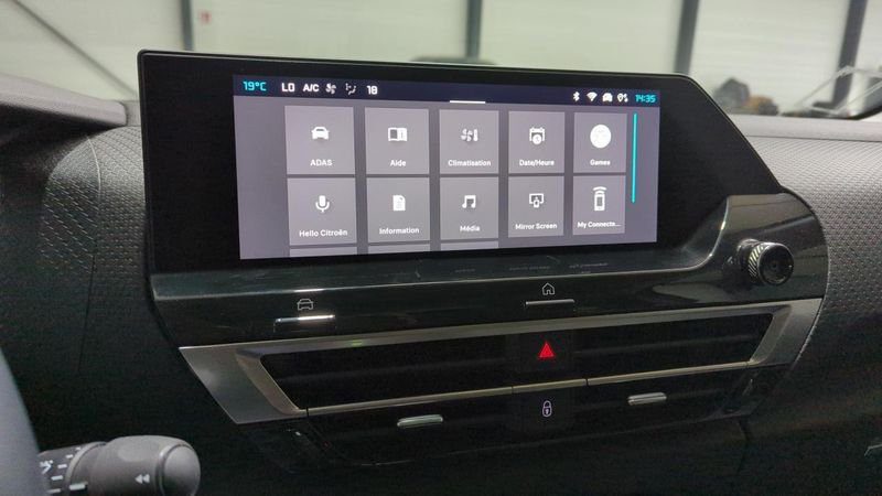 Citroën C4 Puretech 130 eat8 max + camera 360 + toit pano