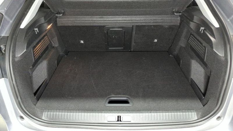 Citroën C4 Puretech 130 eat8 max + camera 360 + toit pano