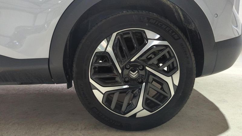 Citroën C4 Puretech 130 eat8 max + camera 360 + toit pano