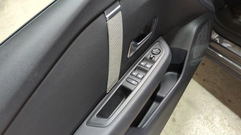 Citroën C4 Puretech 130 eat8 max + camera 360 + toit pano