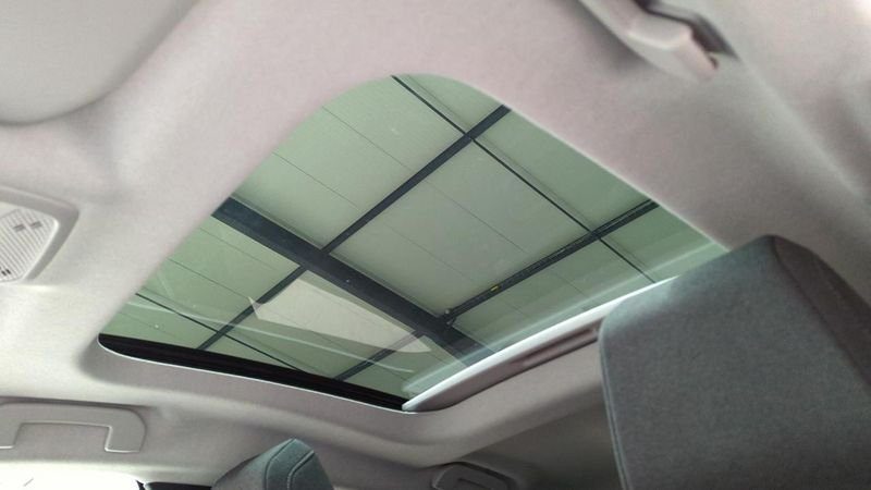 Citroën C4 Puretech 130 eat8 max + camera 360 + toit pano